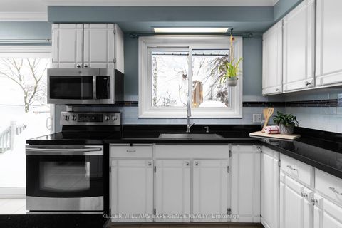 Photo 6 at 27 Ottaway Avenue, Wellington, Barrie