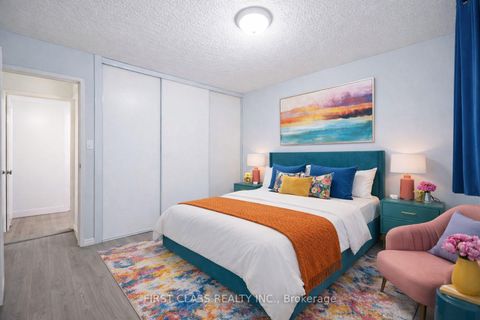 Photo 11 at 812 - 260 Davis Drive, Central Newmarket, Newmarket