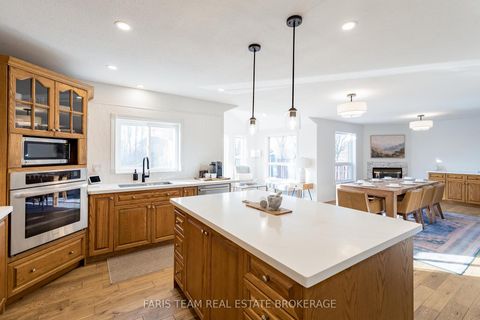 Photo 11 at 2040 Lea Road, Alcona, Innisfil