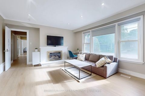 Photo 3 at 105 Betty Ann Drive, Willowdale West, Toronto