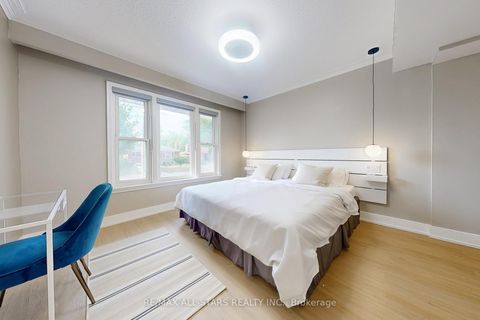 Photo 6 at 105 Betty Ann Drive, Willowdale West, Toronto