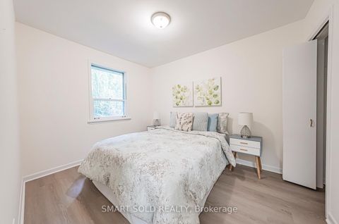 Photo 10 at 81 Maxome Avenue, Newtonbrook East, Toronto