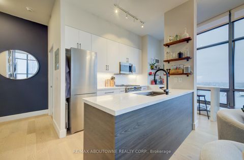 Photo 10 at Ph02 - 3 Navy Wharf Court, Waterfront Communities C1, Toronto