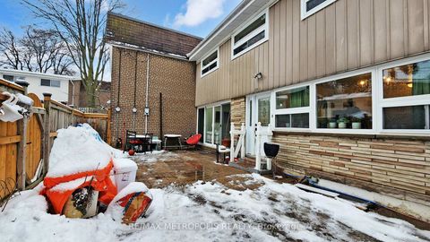 Photo 6 at 1 - 30 Sentinel Road, York University Heights, Toronto