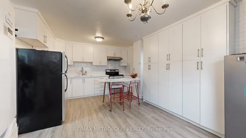 Photo 11 at 1 - 30 Sentinel Road, York University Heights, Toronto