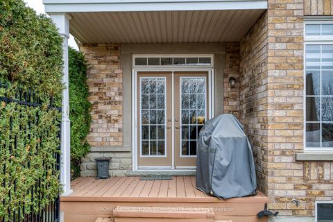 Photo 6 at 59 Stonecliffe Crescent, Aurora Estates, Aurora