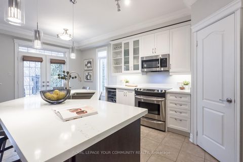 Photo 23 at 59 Stonecliffe Crescent, Aurora Estates, Aurora