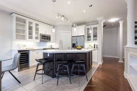 Photo 24 at 59 Stonecliffe Crescent, Aurora Estates, Aurora