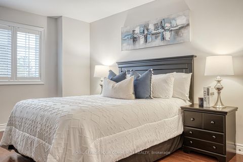 Photo 39 at 59 Stonecliffe Crescent, Aurora Estates, Aurora