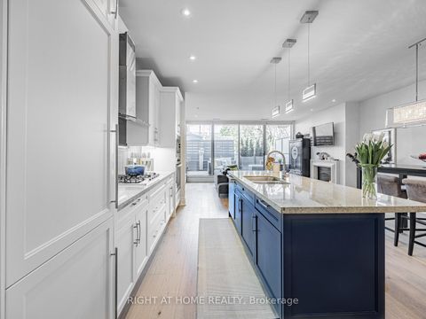 Photo 4 at 207 - 1 Rainsford Road, The Beaches, Toronto
