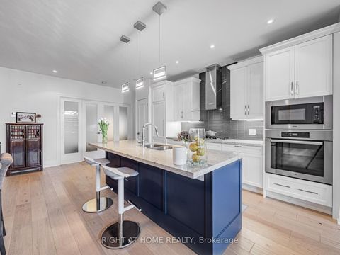 Photo 7 at 207 - 1 Rainsford Road, The Beaches, Toronto