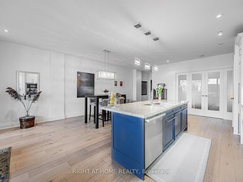 Photo 8 at 207 - 1 Rainsford Road, The Beaches, Toronto