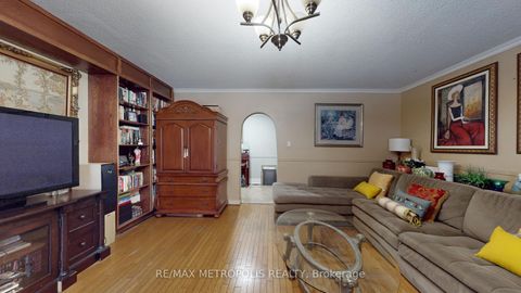 Photo 9 at 11 Conamore Crescent, York University Heights, Toronto