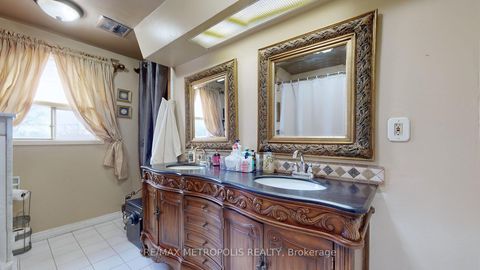 Photo 17 at 11 Conamore Crescent, York University Heights, Toronto