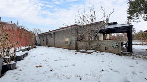 Photo 22 at 11 Conamore Crescent, York University Heights, Toronto