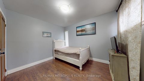 Photo 39 at 11 Conamore Crescent, York University Heights, Toronto