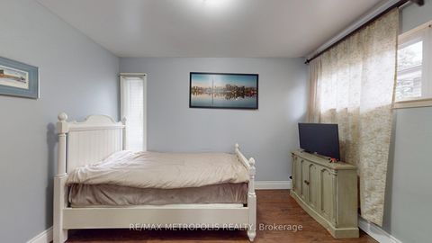 Photo 40 at 11 Conamore Crescent, York University Heights, Toronto