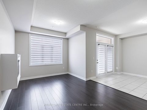 Photo 9 at 441 Brooklyn Common, JM Joshua Meadows, Oakville