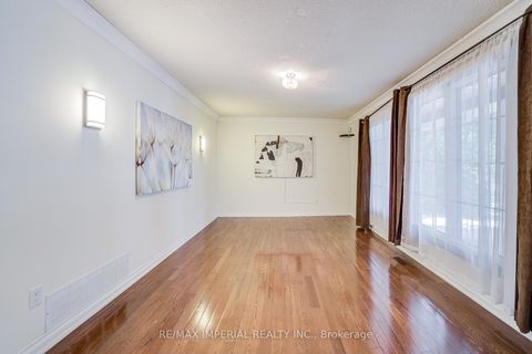 Photo 8 at 20 Blackforest Drive, Oak Ridges, Richmond Hill