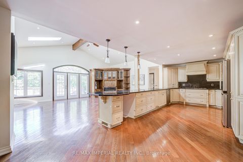 Photo 9 at 20 Blackforest Drive, Oak Ridges, Richmond Hill