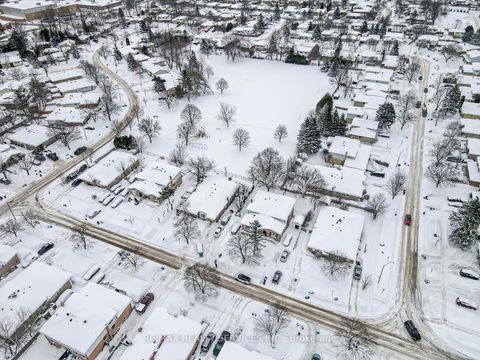 Photo 14 at 31 Sylvia Street, Grove East, Barrie