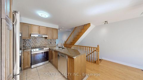 Photo 7 at 973 The Queensway, Queensway, Toronto