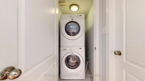 Photo 14 at 973 The Queensway, Queensway, Toronto