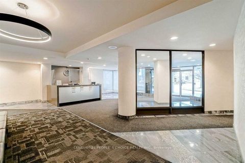 Photo 3 at 2010 - 350 Webb Drive, City Centre, Mississauga