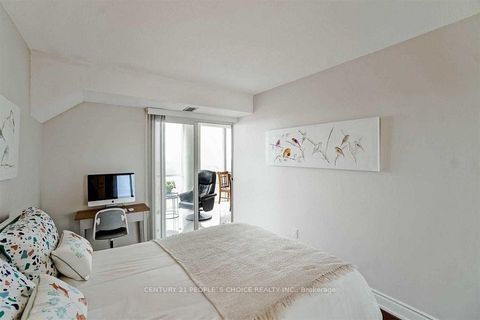 Photo 18 at 2010 - 350 Webb Drive, City Centre, Mississauga