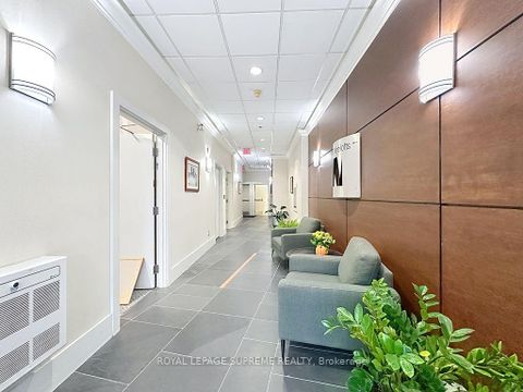 Photo 4 at 309 - 550 Hopewell Avenue, Belgravia, Toronto