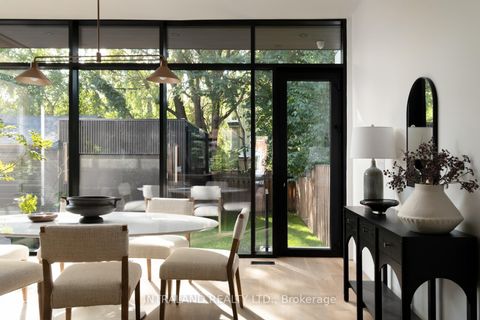 Photo 7 at 741 Richmond Street W, Niagara, Toronto