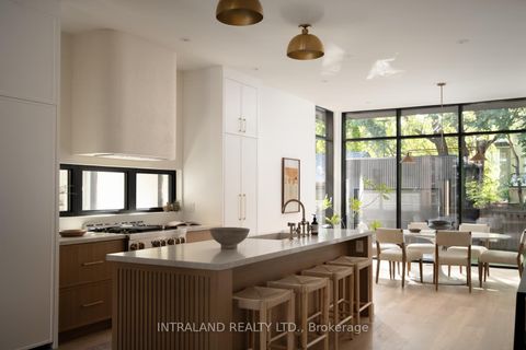 Photo 11 at 741 Richmond Street W, Niagara, Toronto