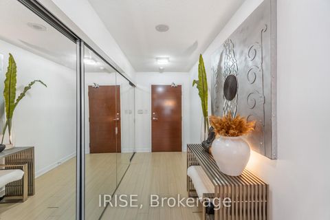 Photo 2 at 949 - 10 Capreol Court, Waterfront Communities C1, Toronto