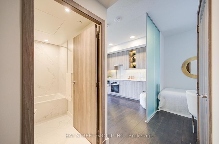 Photo 6 at 1507 - 27 McMahon Drive, Bayview Village, Toronto