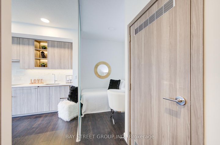 Photo 7 at 1507 - 27 McMahon Drive, Bayview Village, Toronto