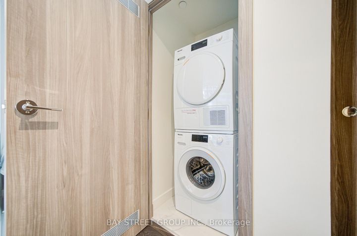 Photo 32 at 1507 - 27 McMahon Drive, Bayview Village, Toronto