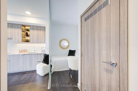 Photo 7 at 1507 - 27 McMahon Drive, Bayview Village, Toronto