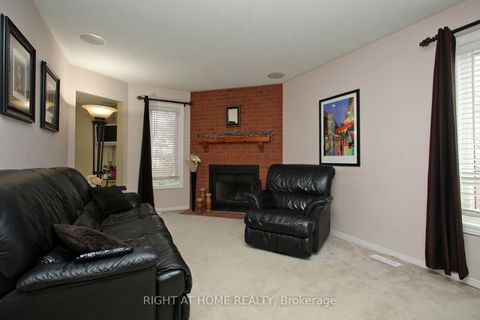 Photo 5 at 6 Coldstream Crescent, Devonsleigh, Richmond Hill