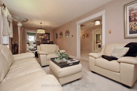 Photo 13 at 6 Coldstream Crescent, Devonsleigh, Richmond Hill