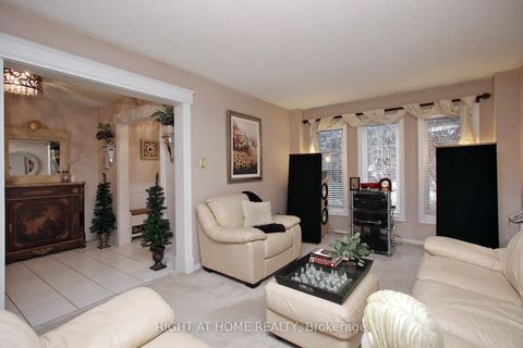 Photo 14 at 6 Coldstream Crescent, Devonsleigh, Richmond Hill