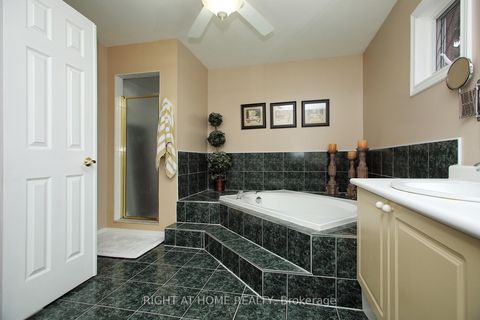 Photo 22 at 6 Coldstream Crescent, Devonsleigh, Richmond Hill