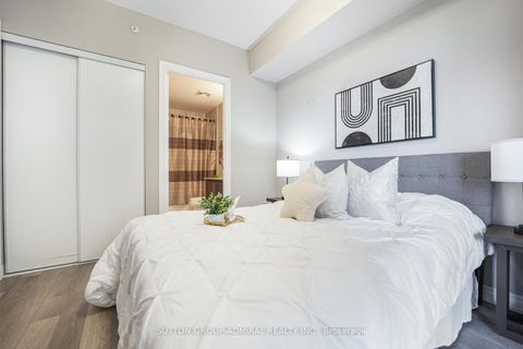 Photo 8 at 1016 - 9255 Jane Street, Maple, Vaughan