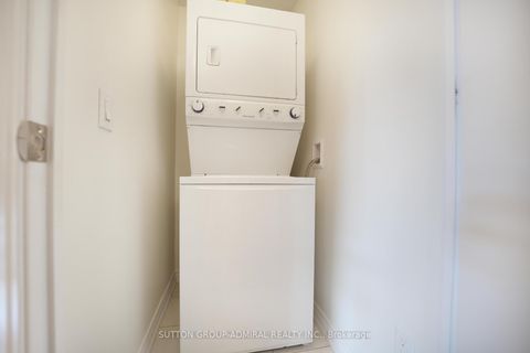 Photo 18 at 1016 - 9255 Jane Street, Maple, Vaughan