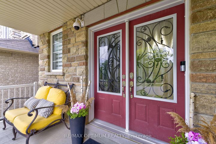 Photo 3 at 16 Ashcreek Drive, Credit Valley, Brampton