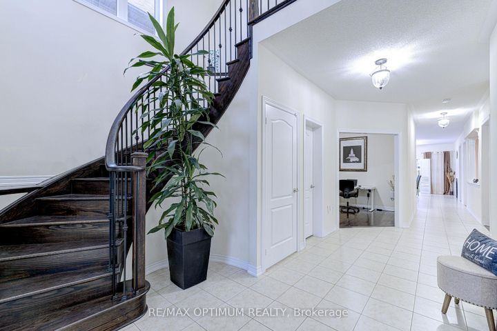 Photo 5 at 16 Ashcreek Drive, Credit Valley, Brampton