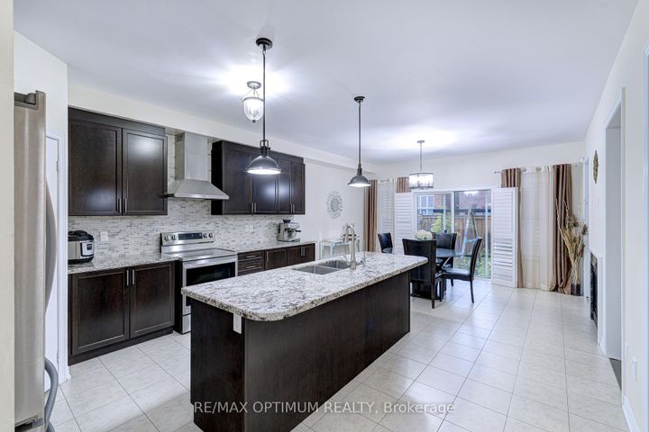 Photo 13 at 16 Ashcreek Drive, Credit Valley, Brampton