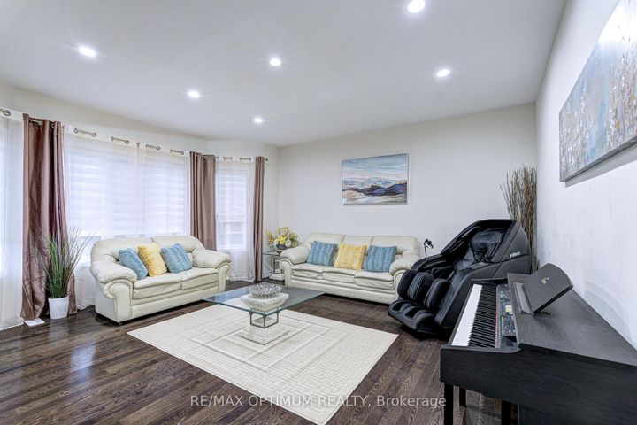 Photo 21 at 16 Ashcreek Drive, Credit Valley, Brampton