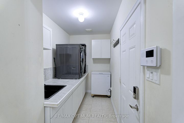 Photo 24 at 16 Ashcreek Drive, Credit Valley, Brampton