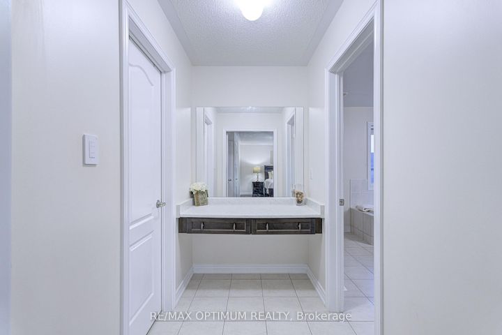 Photo 28 at 16 Ashcreek Drive, Credit Valley, Brampton