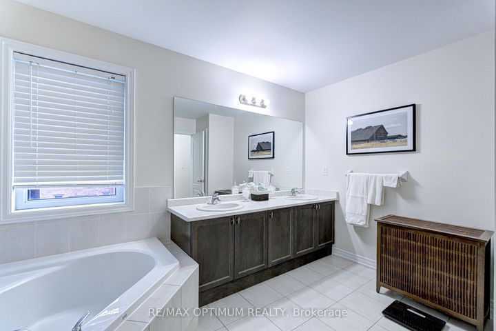 Photo 30 at 16 Ashcreek Drive, Credit Valley, Brampton